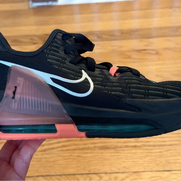 Nike Lebron Witness VI, kids size 5.5. Very good condition. - Picture 8 of 9